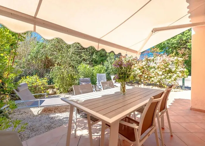 Le L Pool & Beachside L Shellter Semesterbostad *